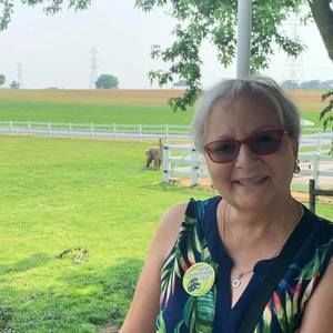 Meet your Posher, Elizabeth